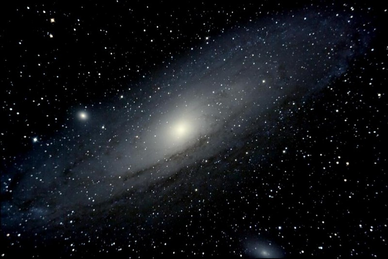 in نجومی (عمق آسمان) عکاس : عباس احمدیان کهکشان آندرومدا
